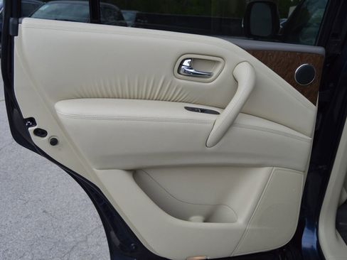 Used 2017 INFINITI QX80 2WD w/ Driver Assistance Package image 21