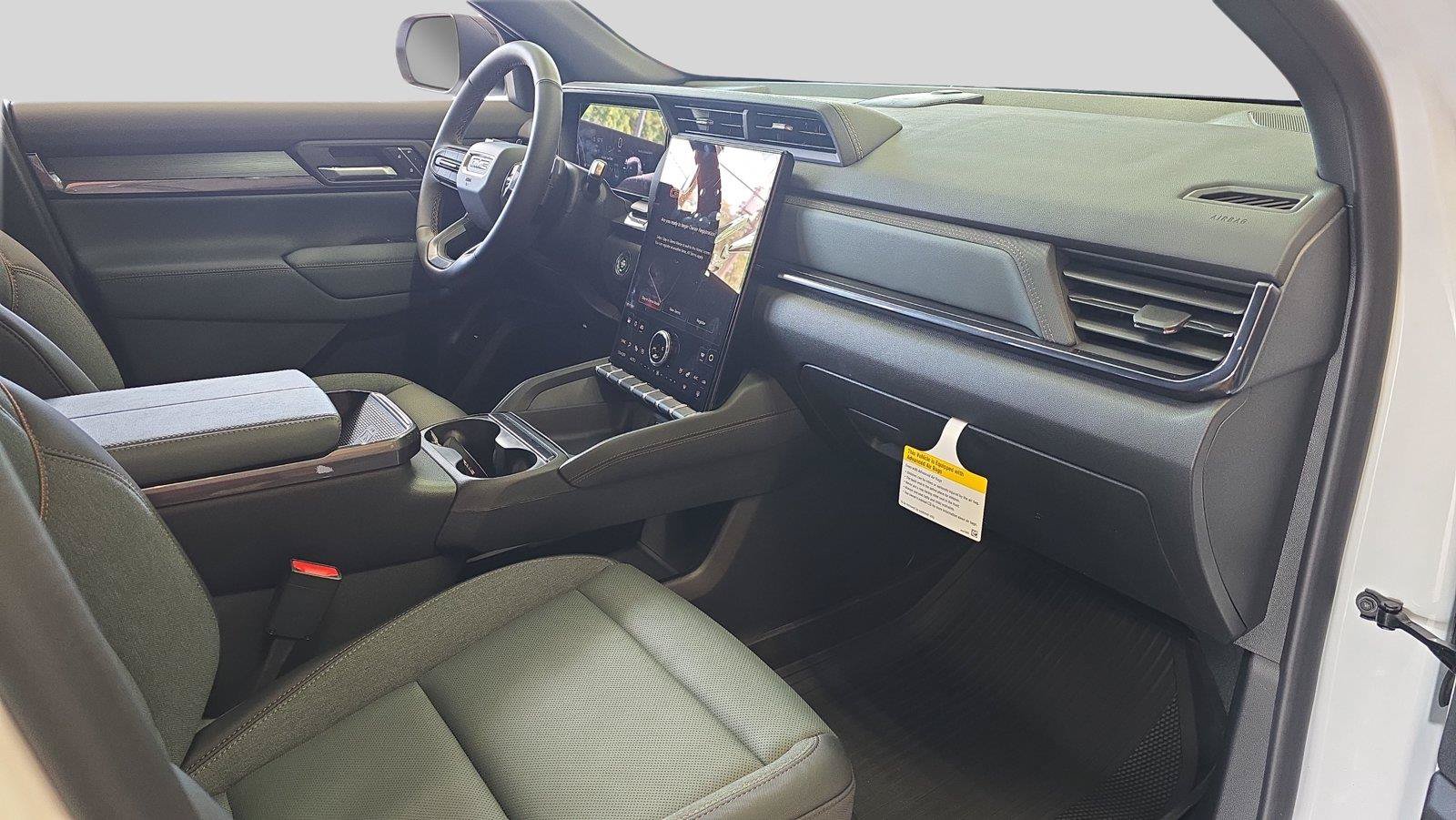 New 2027 GMC Terrain AT4 w/ Convenience Package III AWD/4WD image 16