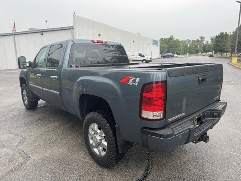 Used 2011 GMC Sierra 2500 Denali w/ Suspension Package, Off-Road image 6