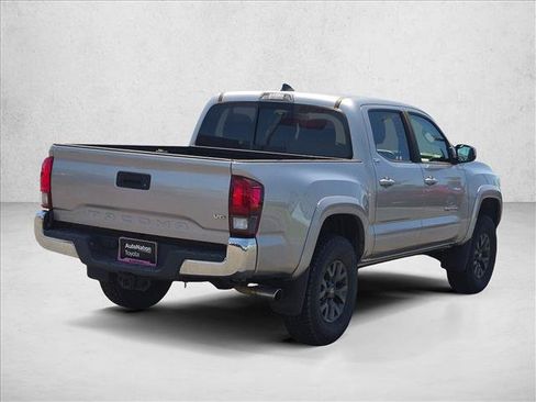 Used 2020 Toyota Tacoma SR5 RWD image 5