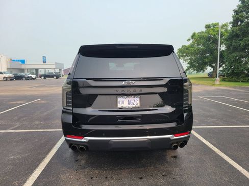 Used 2025 Chevrolet Tahoe Premier AWD/4WD image 6