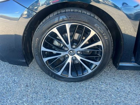 Used 2018 Toyota Camry L image 26