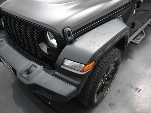 Used 2022 Jeep Gladiator Sport w/ Trailer Tow Package AWD/4WD image 18