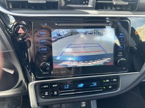 Used 2017 Toyota Corolla LE w/ LE Premium Package w/Moonroof image 21