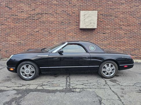 Used 2005 Ford Thunderbird image 13
