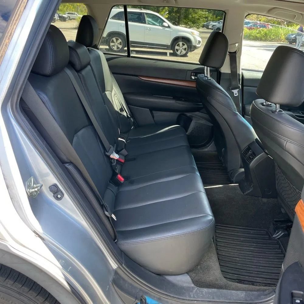 Used 2013 Subaru Outback 2.5i Limited AWD/4WD image 25