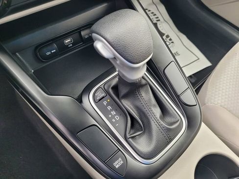 Used 2025 Kia Soul LX FWD image 14