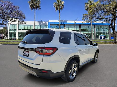 Used 2023 Honda Pilot EX-L image 4
