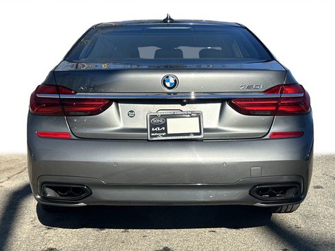 Used 2017 BMW 750i xDrive image 28
