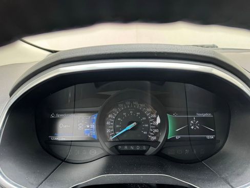 Used 2018 Ford Edge Titanium w/ Equipment Group 302A AWD/4WD image 21