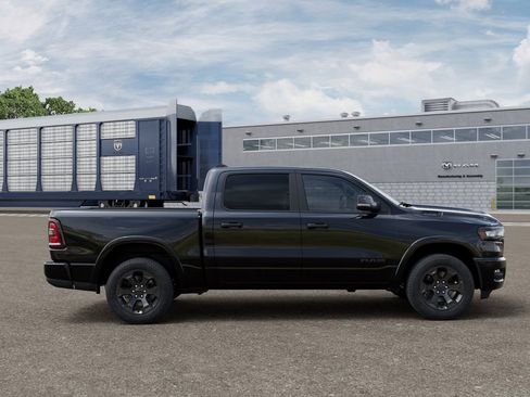 Used 2025 RAM 1500 Big Horn RWD image 21