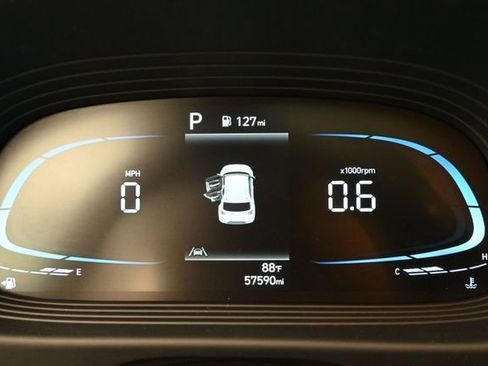Used 2023 Hyundai Venue SEL w/ Cargo Package FWD image 9