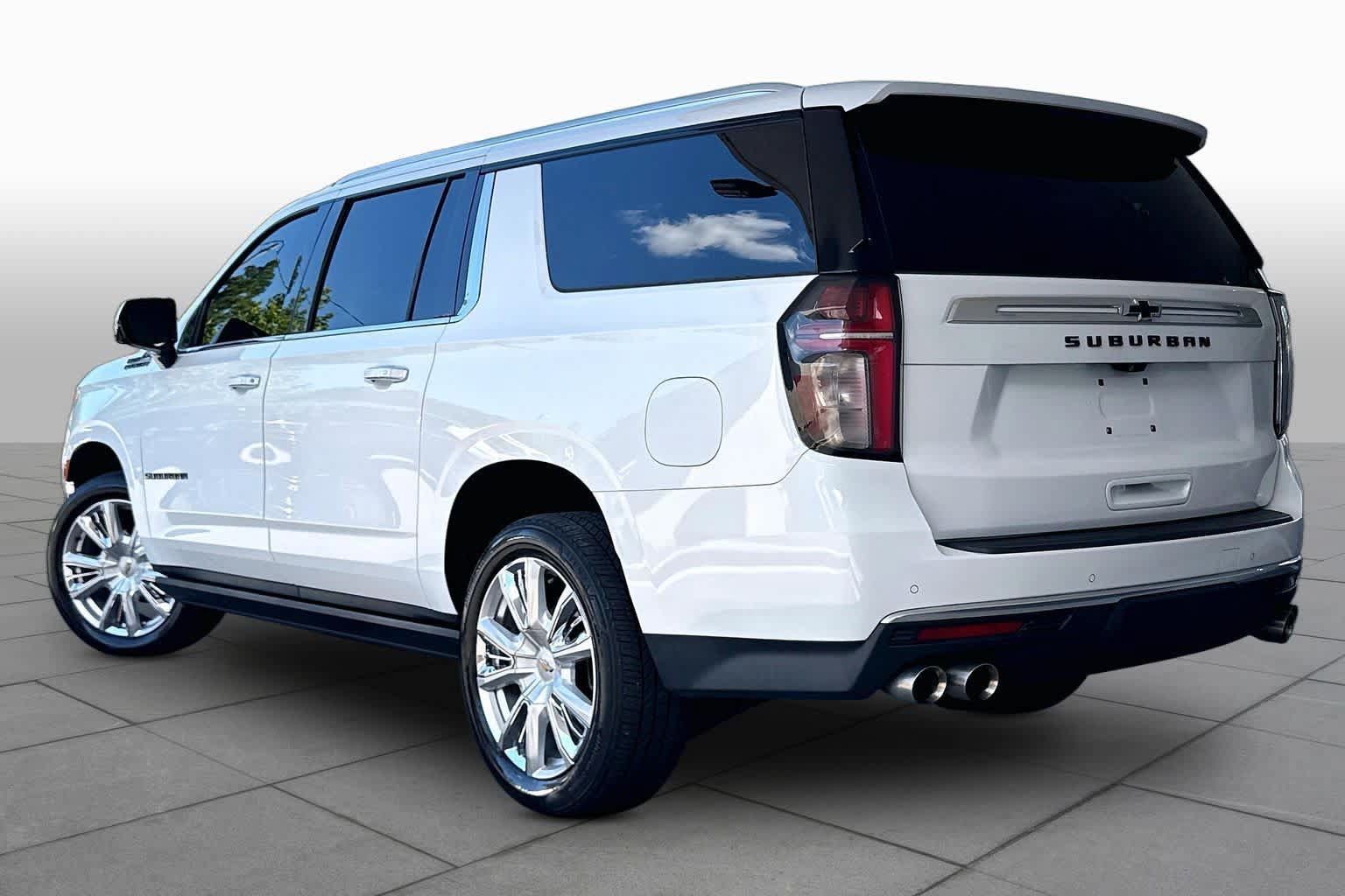 Used 2021 Chevrolet Suburban High Country w/ Premium Package AWD/4WD image 12