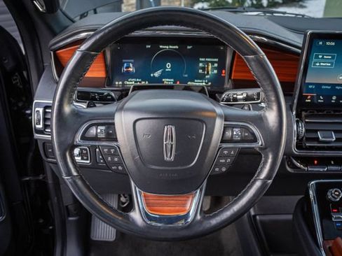 Used 2024 Lincoln Navigator Reserve AWD/4WD image 19