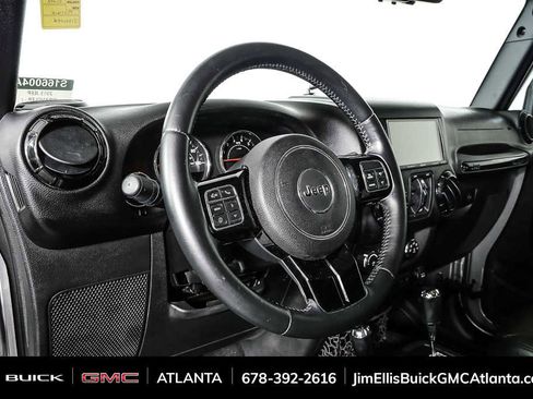 Used 2015 Jeep Wrangler Unlimited Sahara AWD/4WD image 4