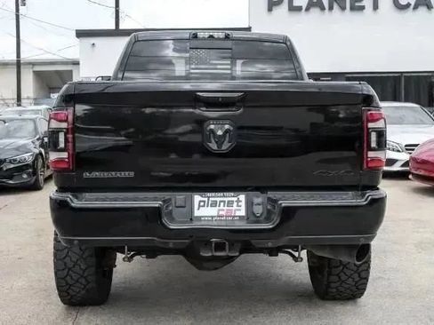 Used 2019 RAM 2500 Laramie w/ Black Appearance Package AWD/4WD image 11