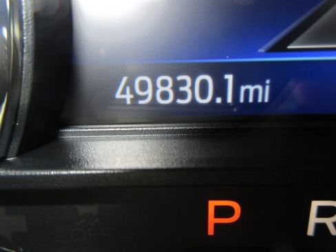 Used 2022 Ford Explorer Limited w/ Equipment Group 301A RWD image 23