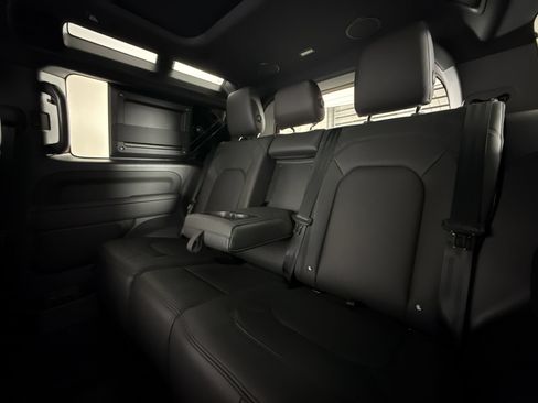 New 2026 Land Rover Defender 90 X-Dynamic SE AWD/4WD image 23