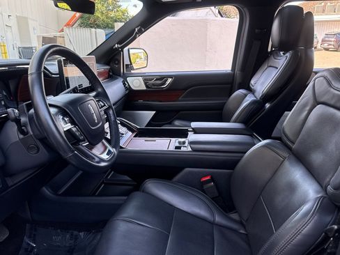 Used 2023 Lincoln Navigator L Reserve AWD/4WD image 10