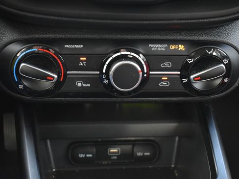 Used 2023 Kia Soul LX w/ LX Technology Package image 28