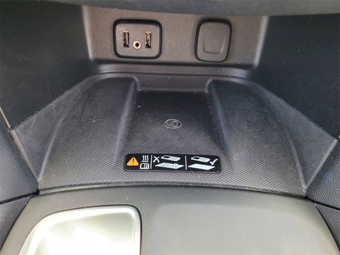 Used 2018 Chevrolet Equinox Premier image 31