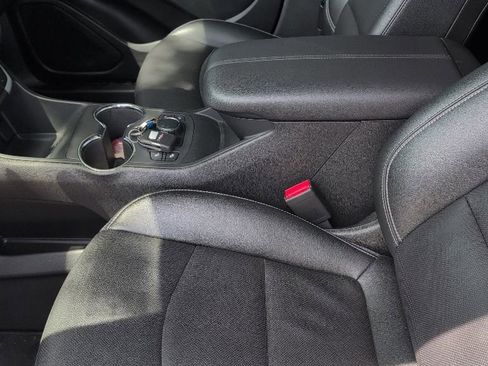 Used 2024 GMC Terrain SLT FWD image 6