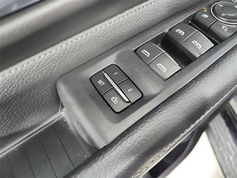 Used 2021 GMC Yukon XL Denali image 21