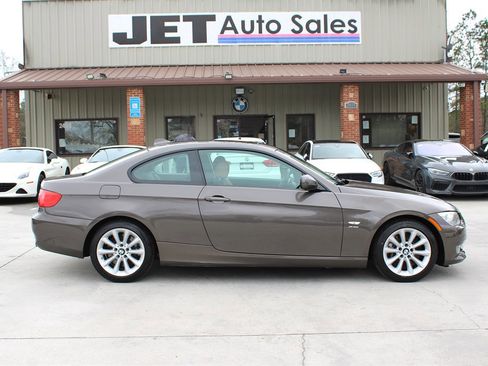 Used 2011 BMW 335i xDrive Coupe image 8