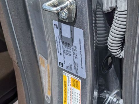 Used 2022 Chevrolet Suburban LT w/ Luxury Package image 19