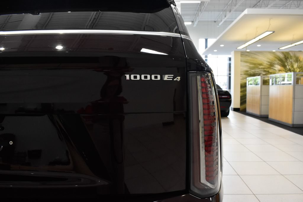 Used 2025 Cadillac Escalade IQ Luxury 2 w/ LPO, Premium Carpet Package AWD/4WD image 12