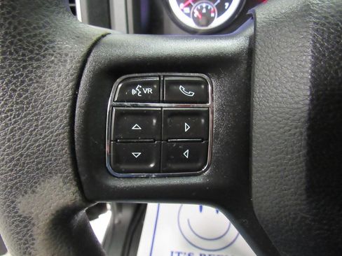 Used 2019 RAM 1500 Classic SLT AWD/4WD image 40