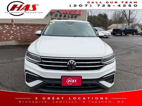 Used 2023 Volkswagen Tiguan SE w/ Panoramic Sunroof Package image 9