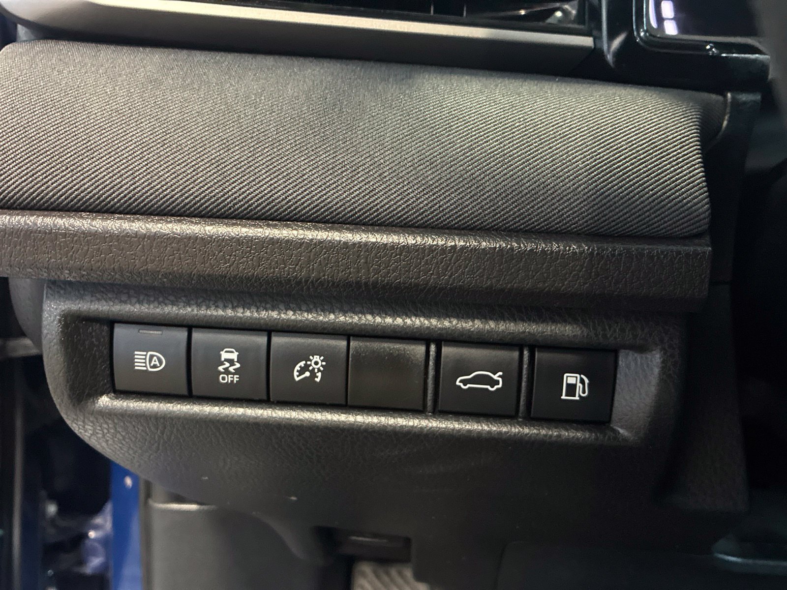 Used 2025 Toyota Camry LE FWD image 17