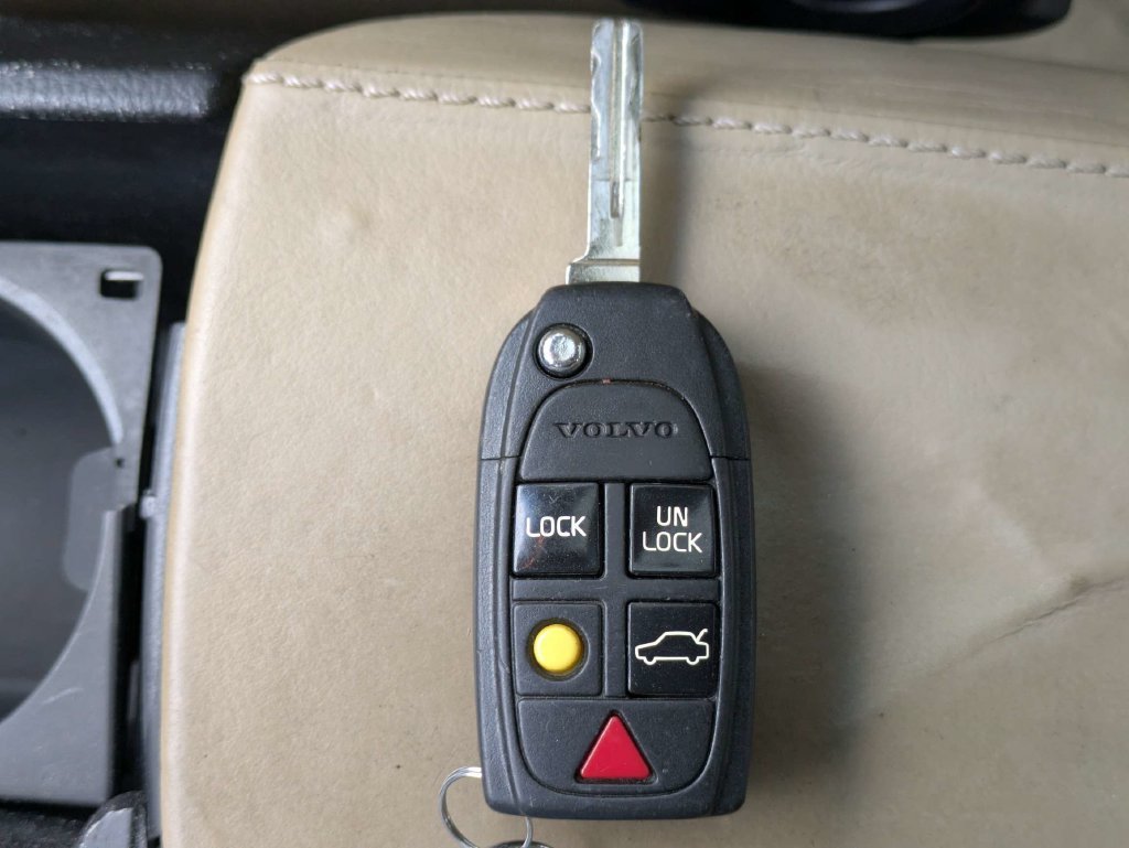 Used 2004 Volvo S60 R AWD/4WD image 28
