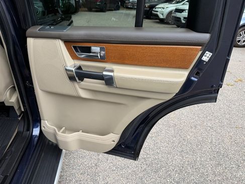 Used 2016 Land Rover LR4 HSE LUX AWD/4WD image 23