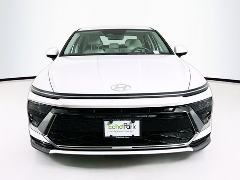 Used 2024 Hyundai Sonata SEL FWD image 2