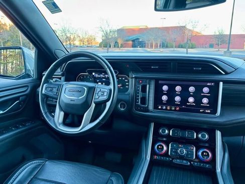 Used 2021 GMC Yukon XL Denali image 19