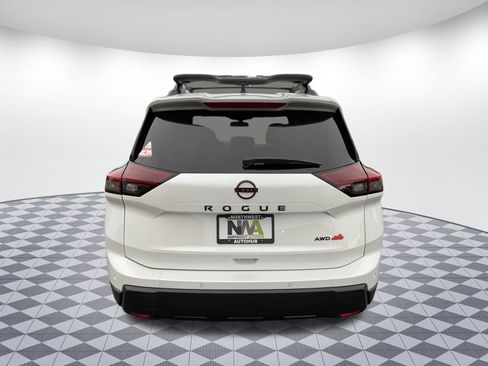 Used 2026 Nissan Rogue SV image 4