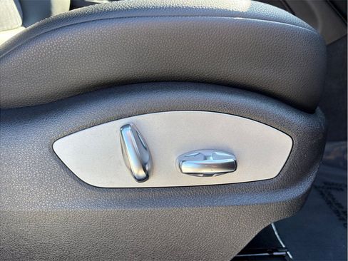 Used 2020 Porsche Macan AWD/4WD image 43