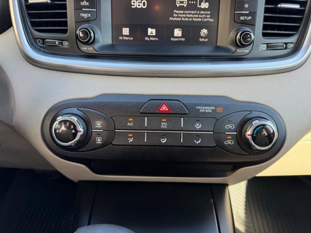 Used 2020 Kia Sorento LX FWD image 13