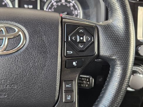 Used 2024 Toyota 4Runner TRD Off-Road Premium AWD/4WD image 23