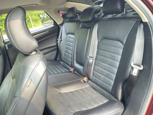 Used 2017 Ford Fusion SE w/ Fusion SE Technology Package FWD image 25
