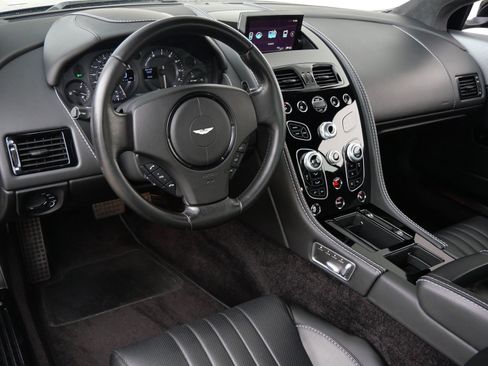 Used 2016 Aston Martin DB9 GT image 3