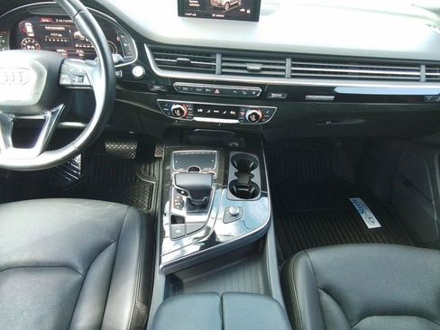 Used 2017 Audi Q7 3.0T Prestige w/ Prestige Package image 11