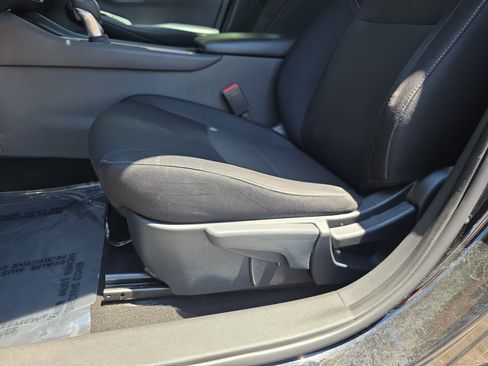 Used 2024 Nissan Sentra SV FWD image 26