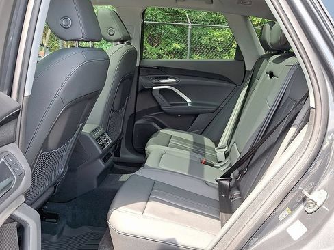Used 2025 Audi Q5 Premium w/ Convenience Package AWD/4WD image 5