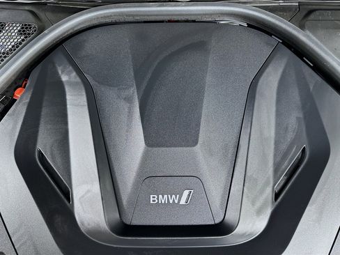 Used 2023 BMW i4 eDrive40 w/ M Sport Package image 35