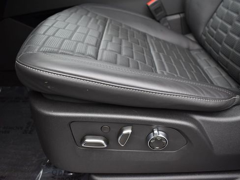 Certified 2025 Cadillac Escalade Sport Platinum image 11