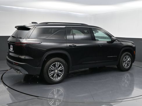 New 2026 Chevrolet Traverse LT w/ Driver Confidence Package AWD/4WD image 7