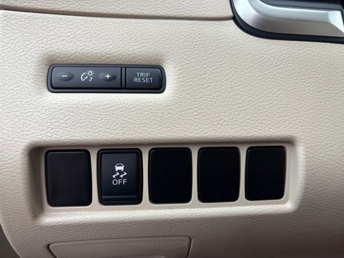 Used 2016 Nissan Murano SV w/ Cargo Package image 17